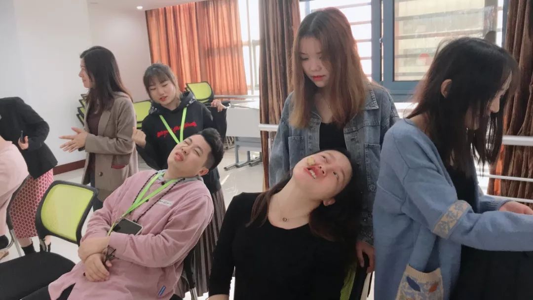 【共業(yè)堂】奮鬥時(shí)光(guāng)裡(lǐ)，愛(ài)讓我們一(yī)起成長(cháng)！